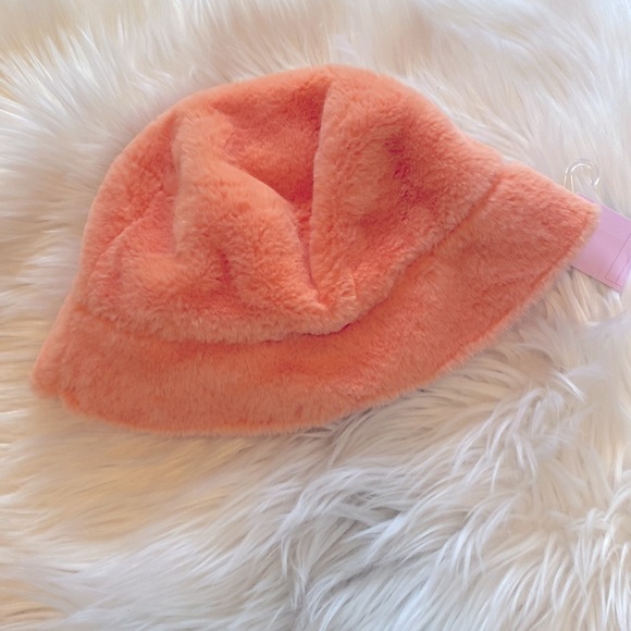 NWT Wild fable peach plush bucket hat - Picture 1 of 6